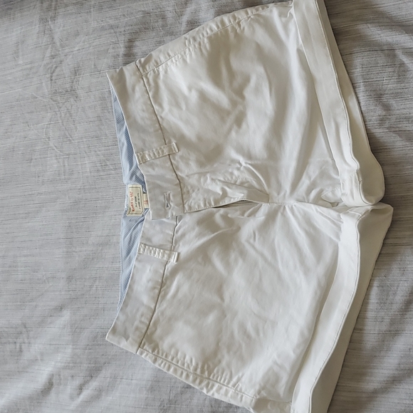 White Khaki Gap Shorts - Picture 1 of 4